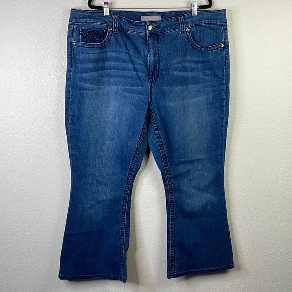 Melissa McCarthy seven7 slim flare medium wash jean size 24 - Picture 1 of 8